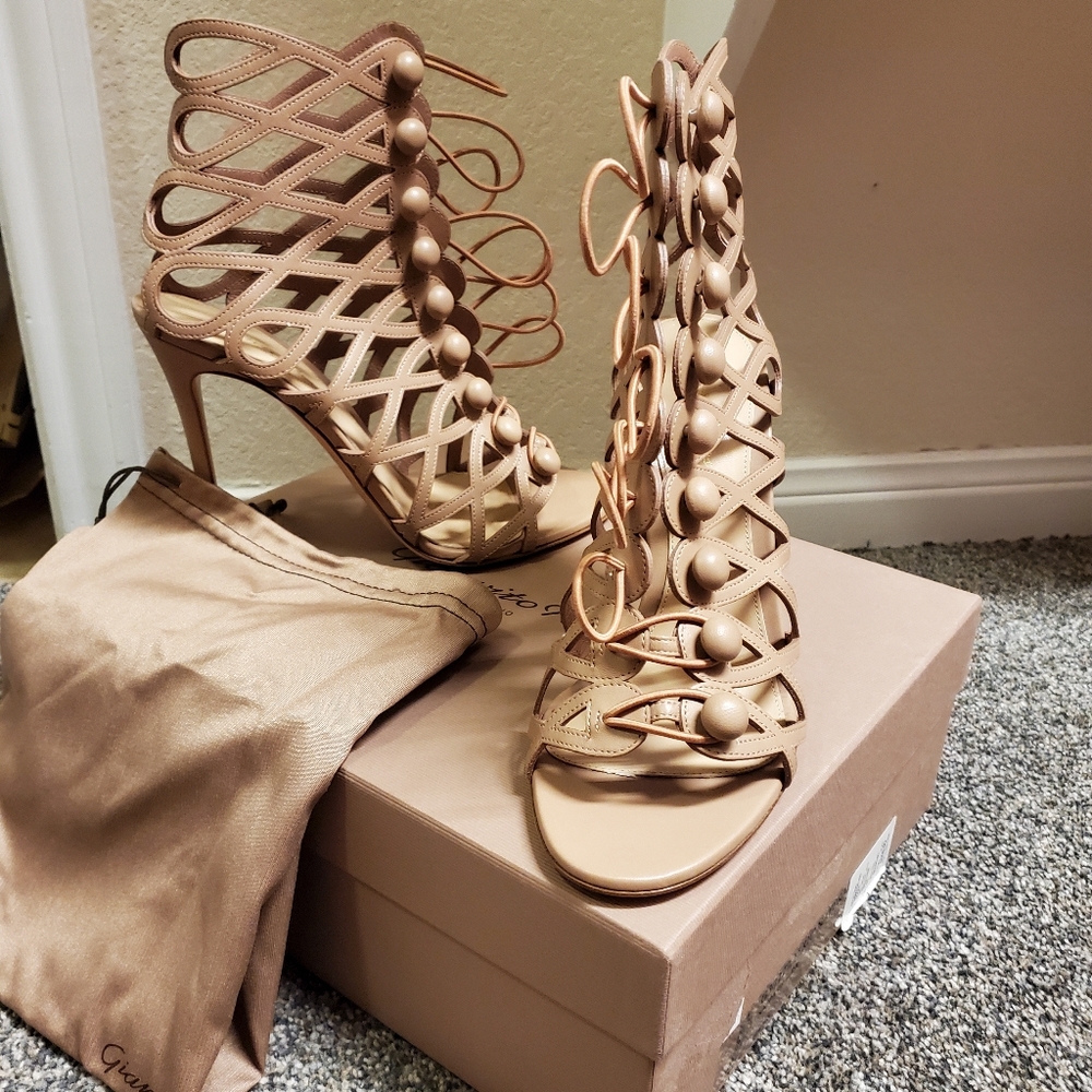 Shoes - Picture 2 of 8